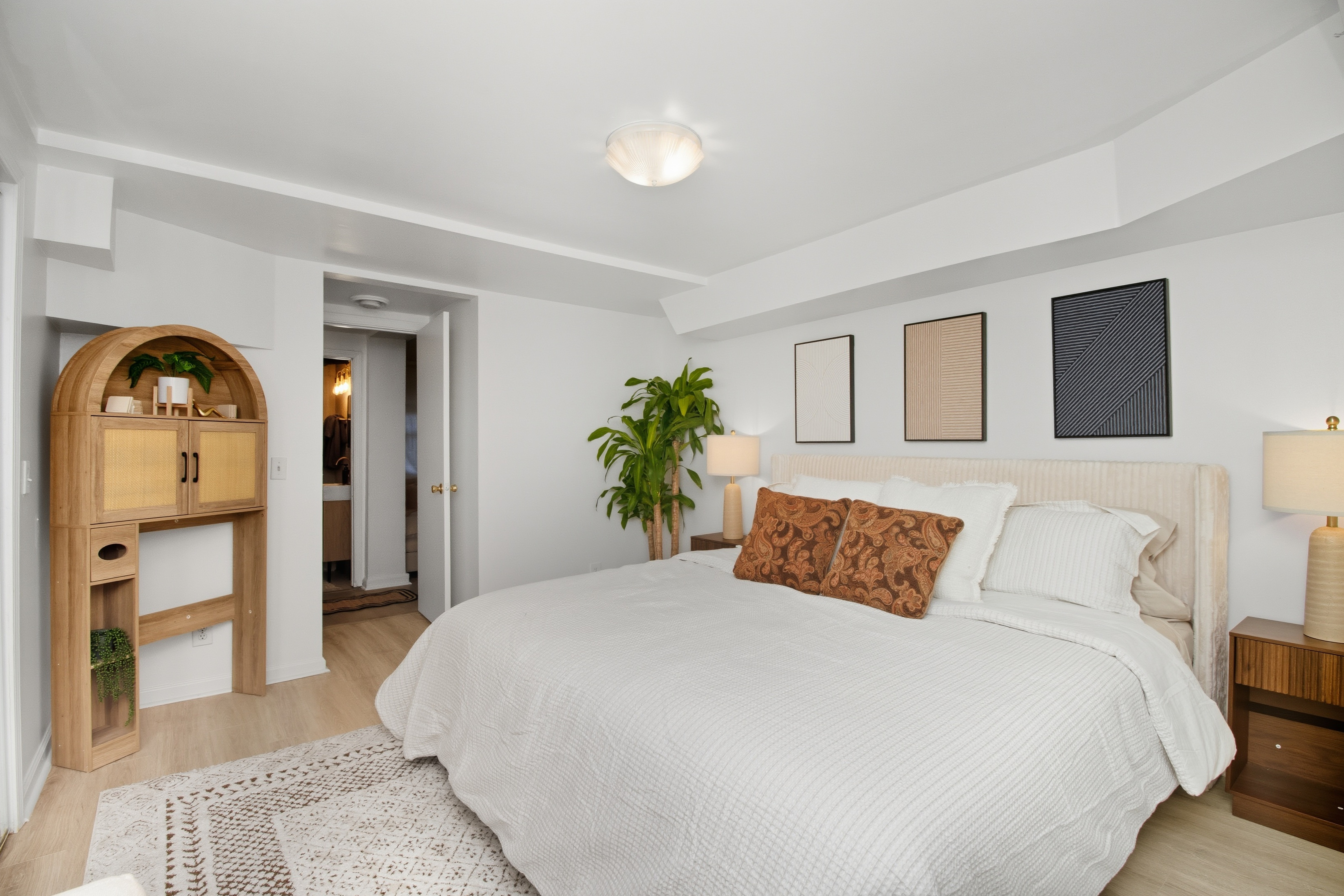 Minimalist bedroom